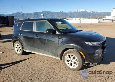 2022 Kia Soul Lx z USA, uszkodzony, nr VIN KNDJ23AU5N7167597